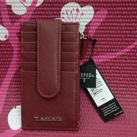 TAHARI - Picture 1 of 4